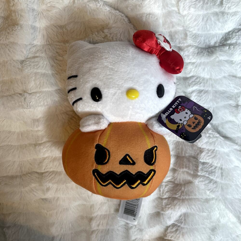 HELLO KITTY 2022 White NWT Stuffed Plush Halloween Pumpkin Collectable CVS
